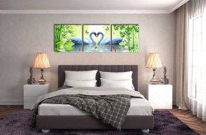 Tranh treo tường phòng ngủ vợ chồng – Tác dụng và lưu ý khi trang trí 1 tranh treo tường phòng ngủ vợ chồng hợp phong thủy